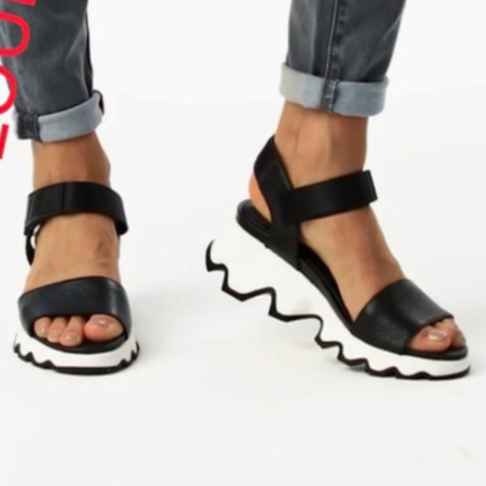 Sorel Kinetic Platforms chunky shoes WEDGE SANDALS 8 chunky